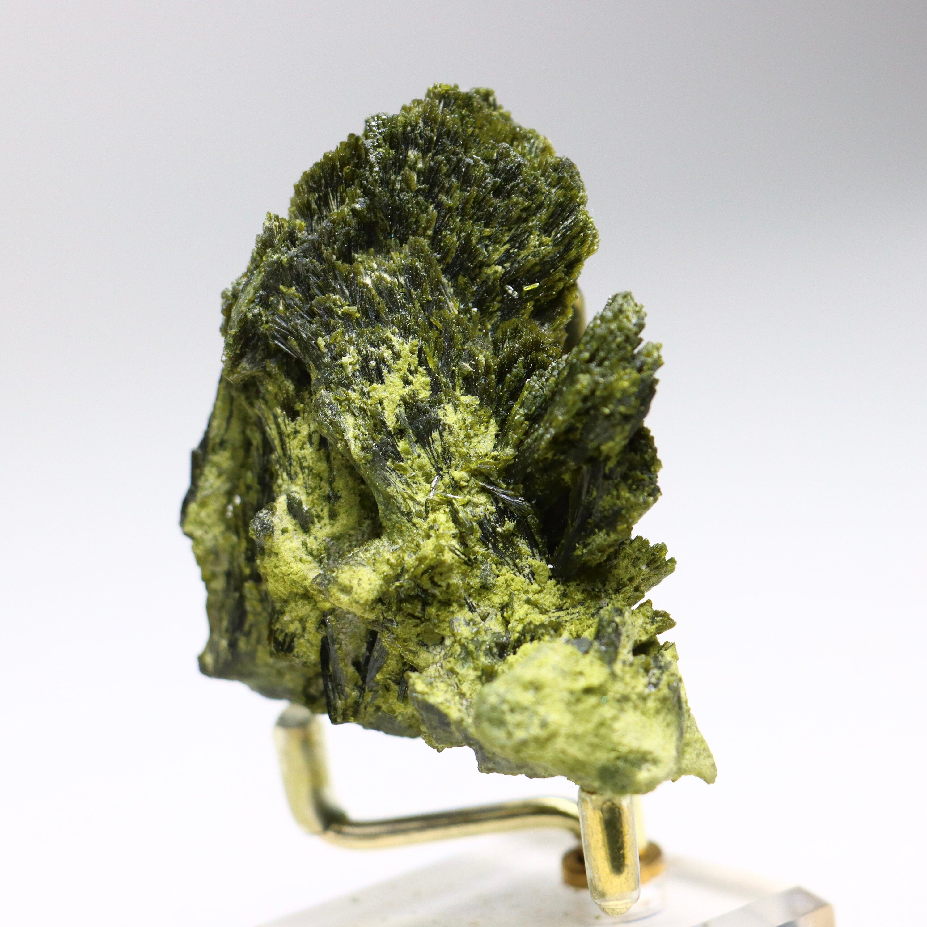 Natural Epidote Fan | Rare Mineral Specimen Rare Crystal Collection Natural Mineral Collection