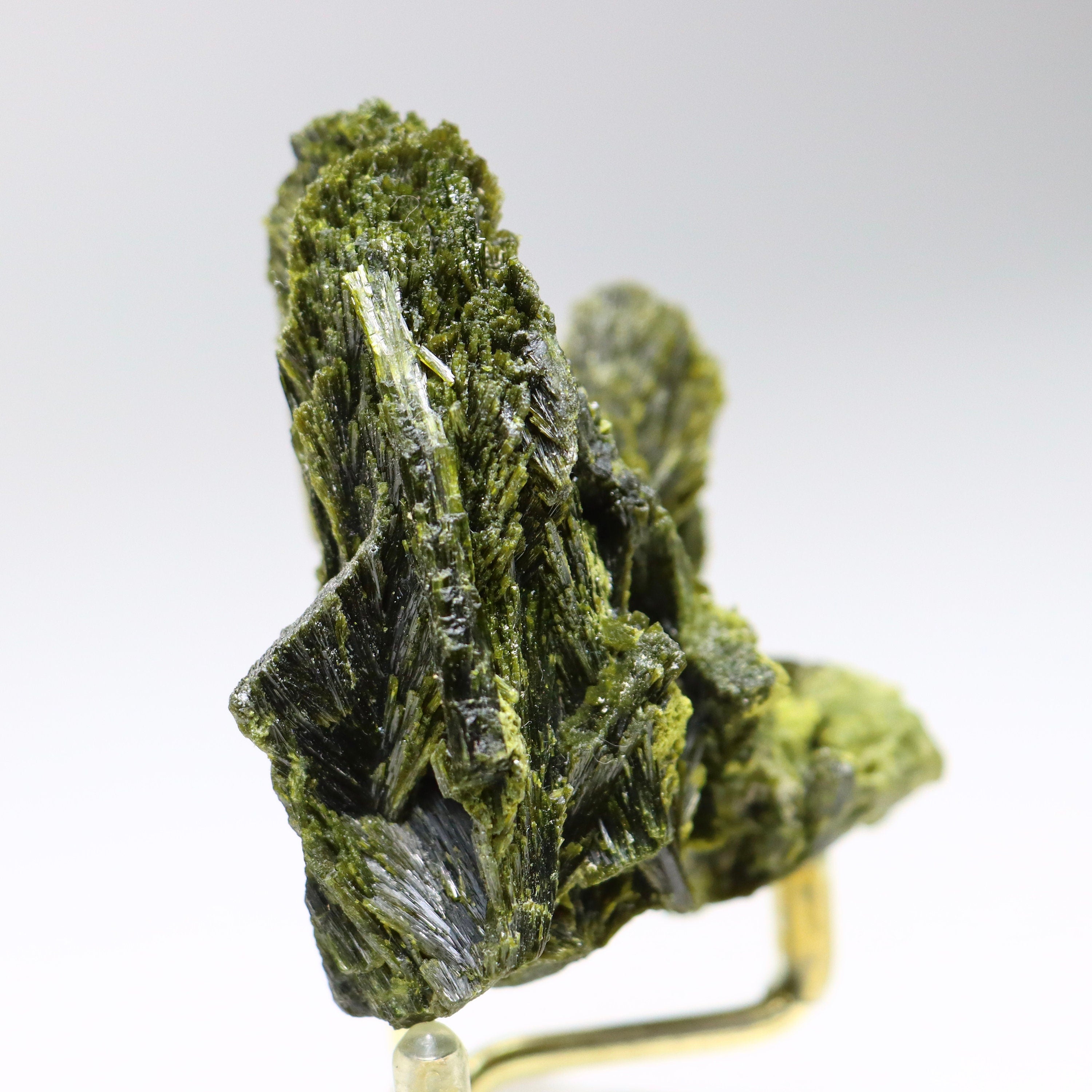 Natural Epidote Fan | Rare Mineral Specimen Rare Crystal Collection Natural Mineral Collection