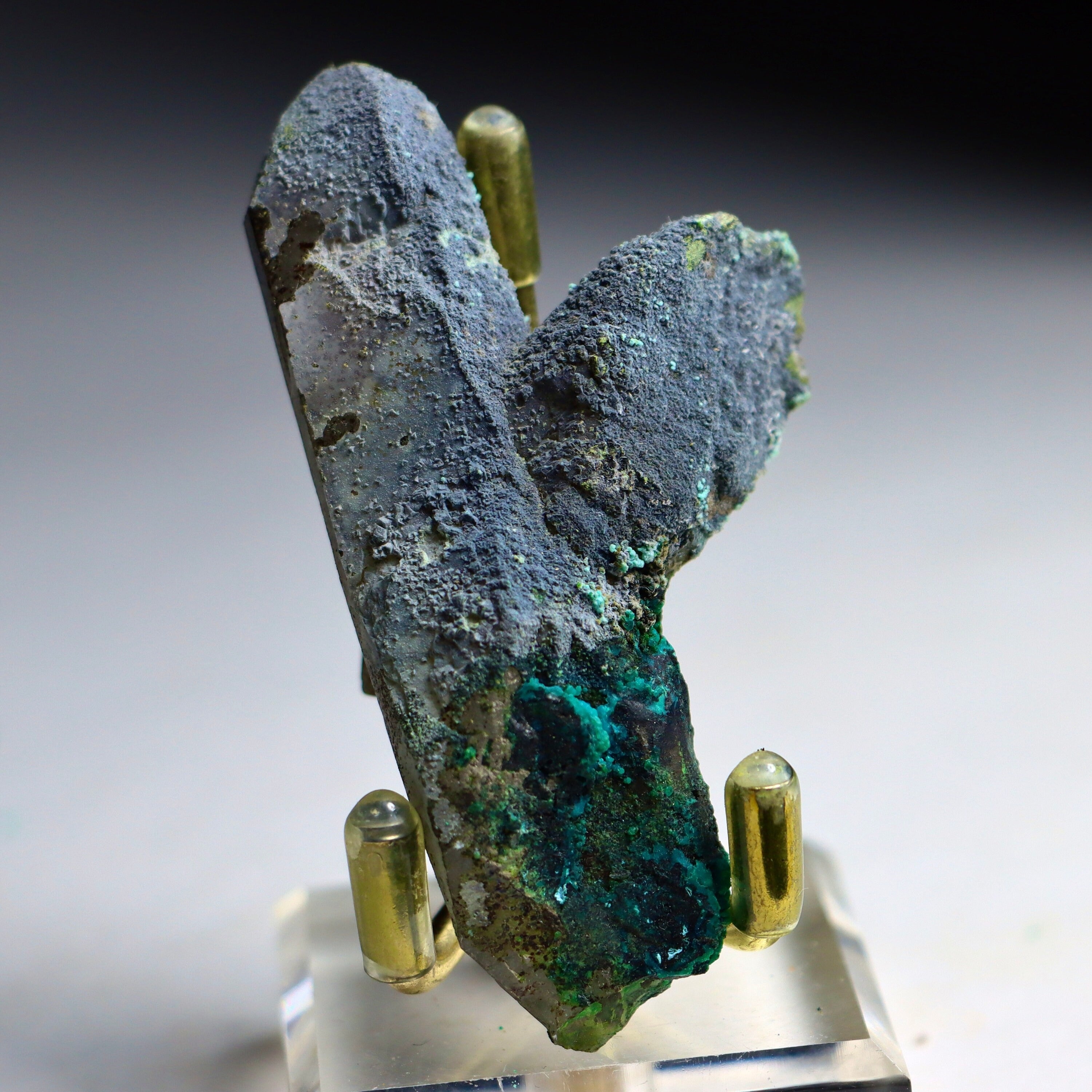 Chrysocolla on Quartz with Malachite