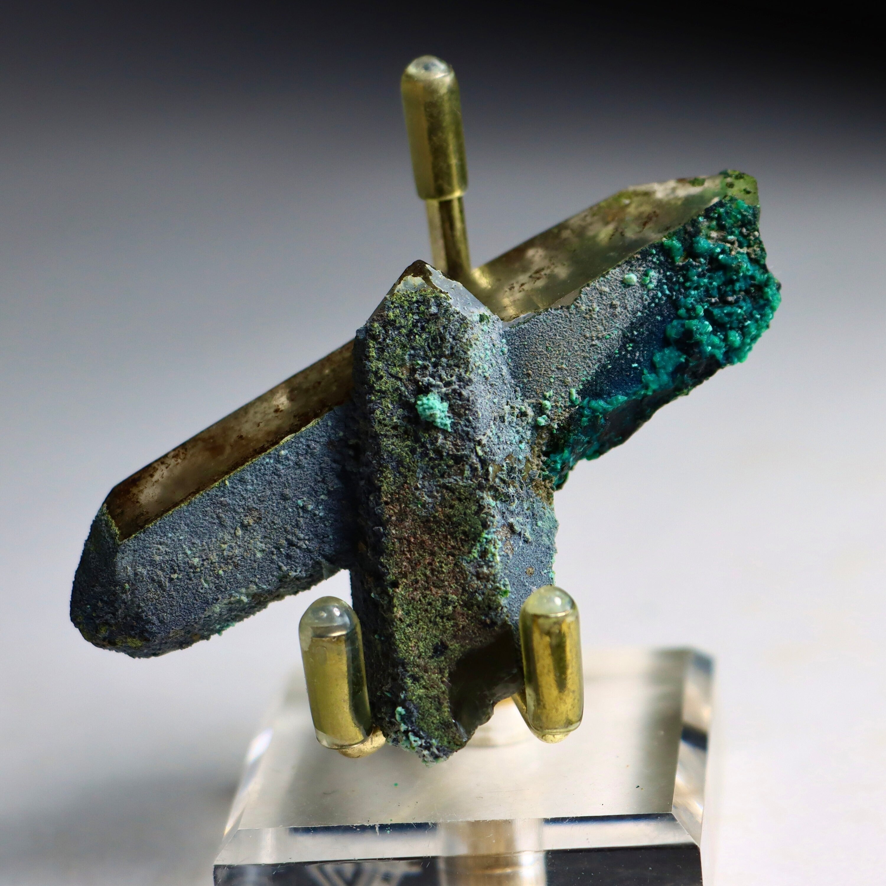 Chrysocolla on Quartz with Malachite