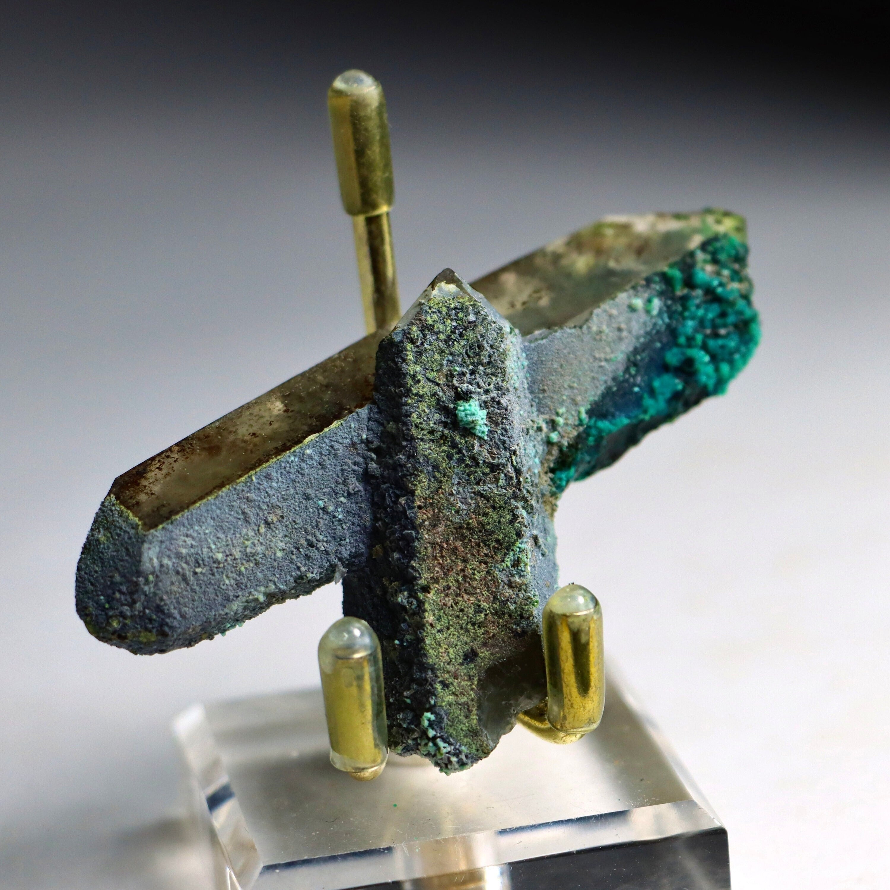 Chrysocolla on Quartz with Malachite