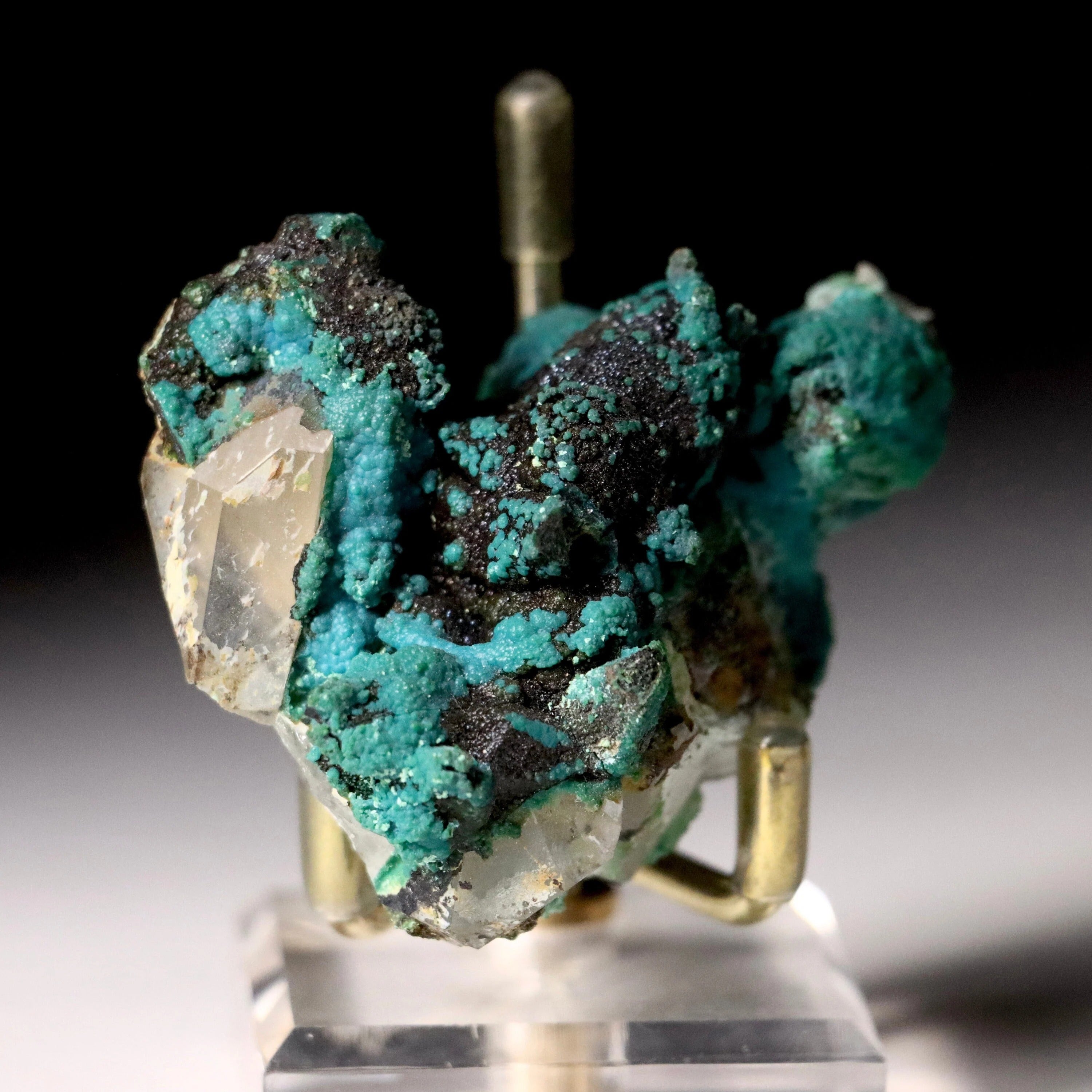 Chrysocolla on Quartz with Calcite Pseudomorphs