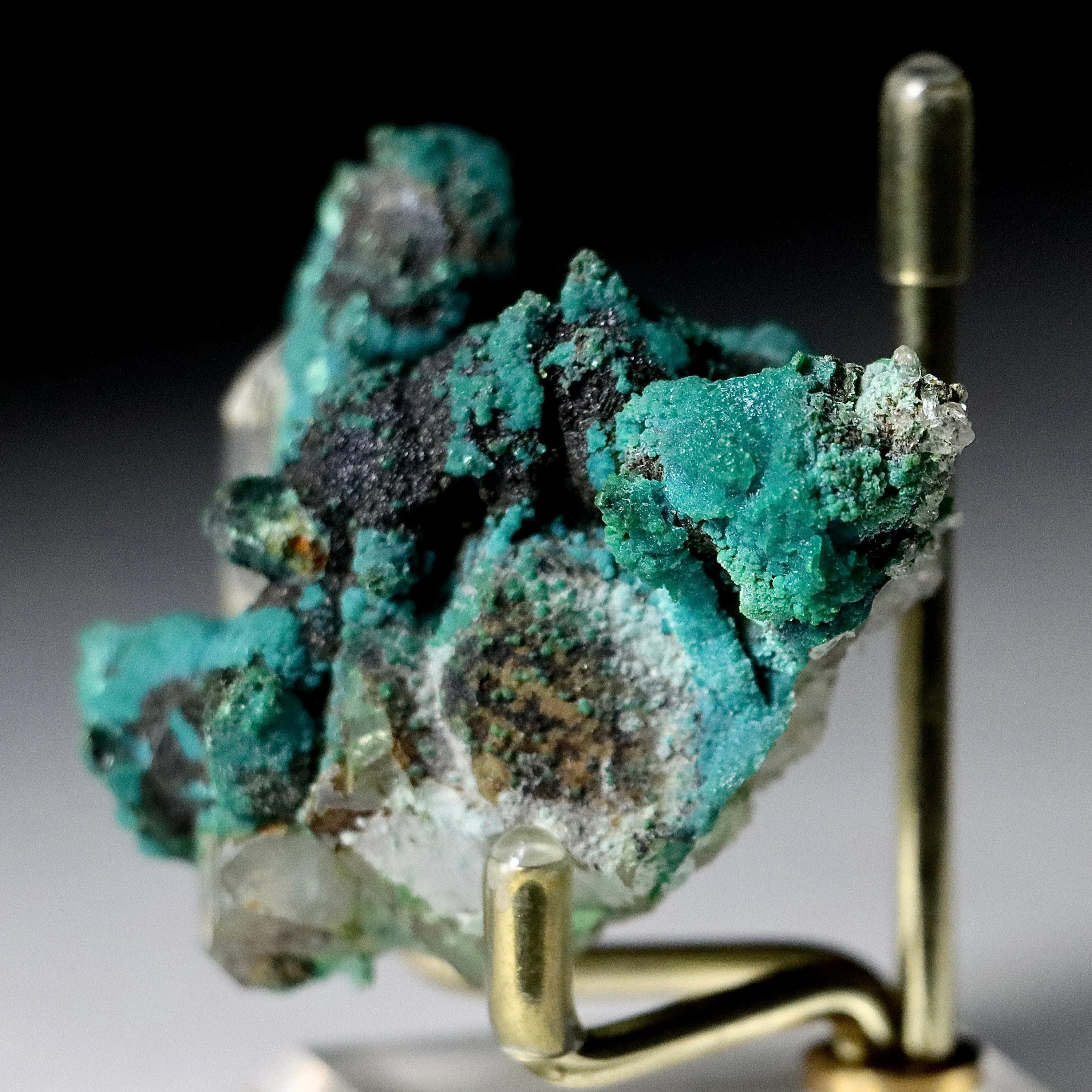 Chrysocolla on Quartz with Calcite Pseudomorphs