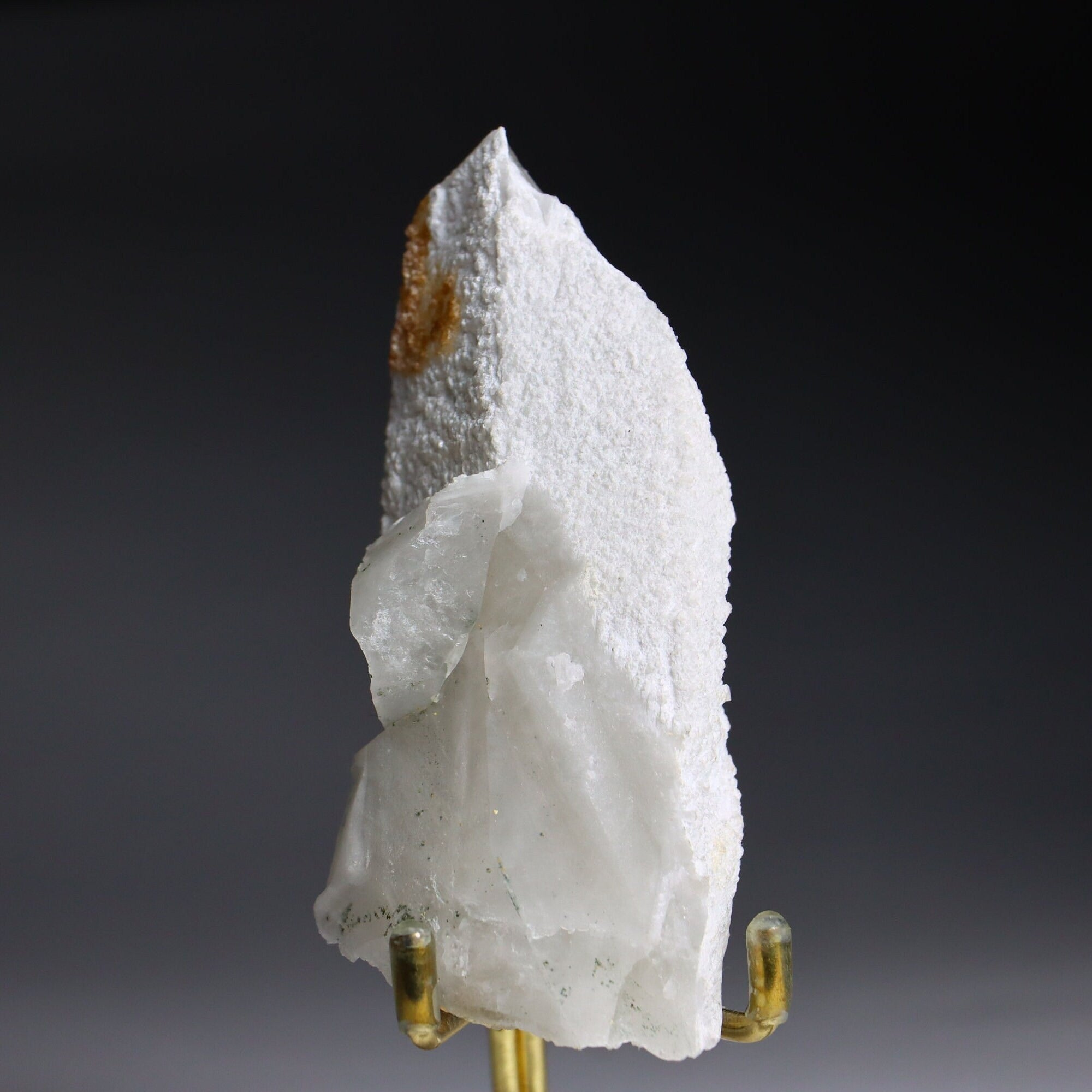 Octahedral Fluorite on Quartz