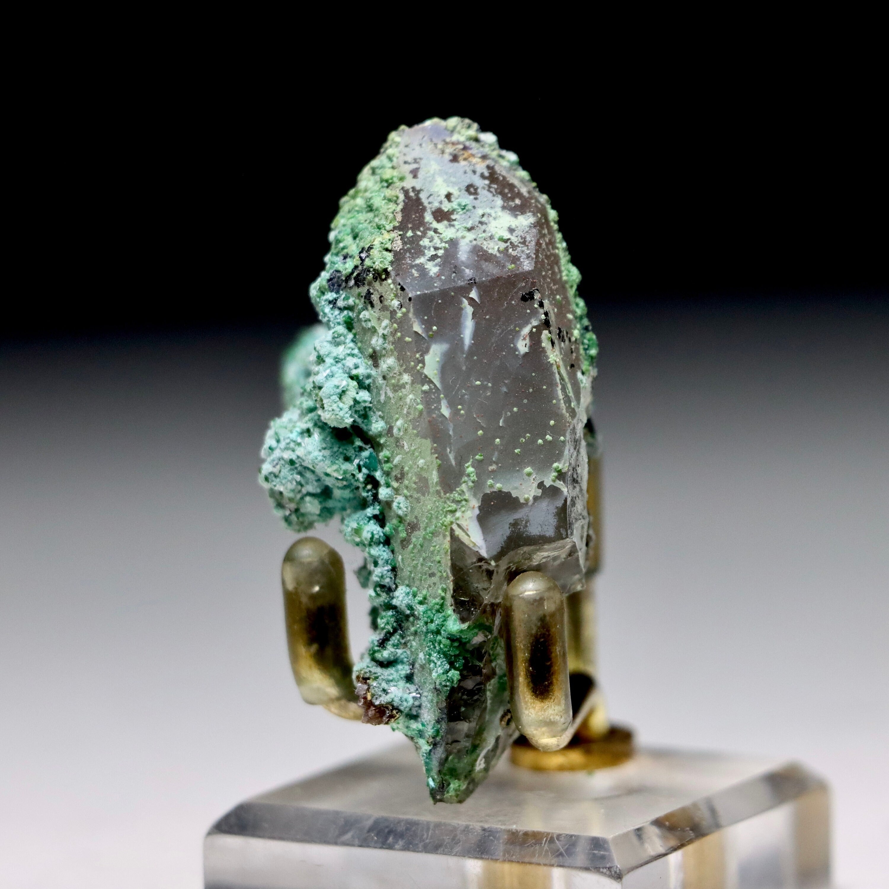 Chrysocolla on Quartz with Malachite