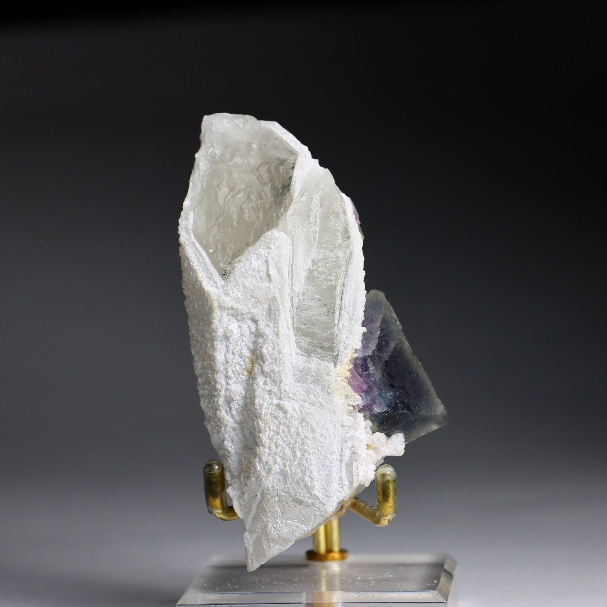 Octahedral Fluorite on Quartz