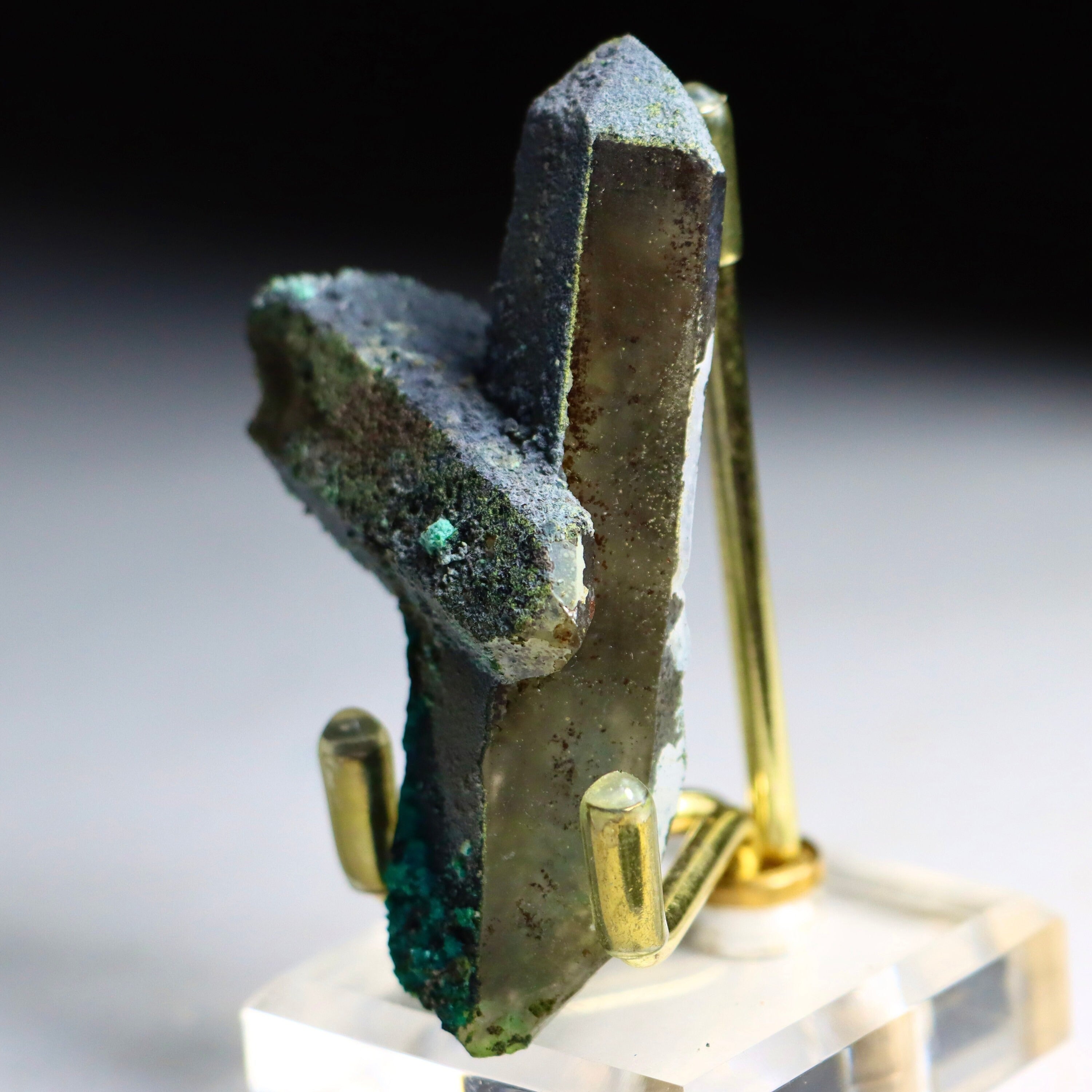 Chrysocolla on Quartz with Malachite