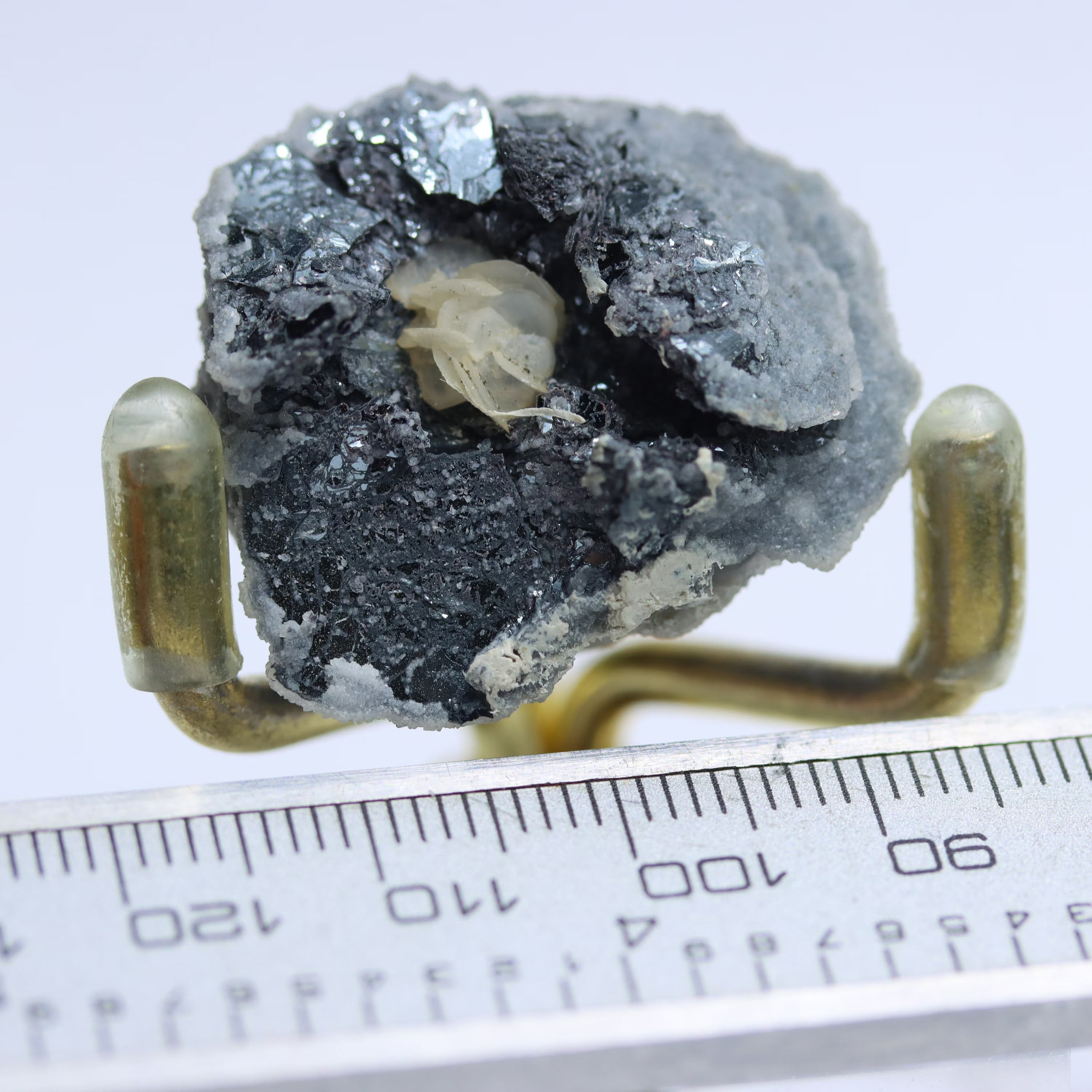 Quartz with Hematite Rosettes