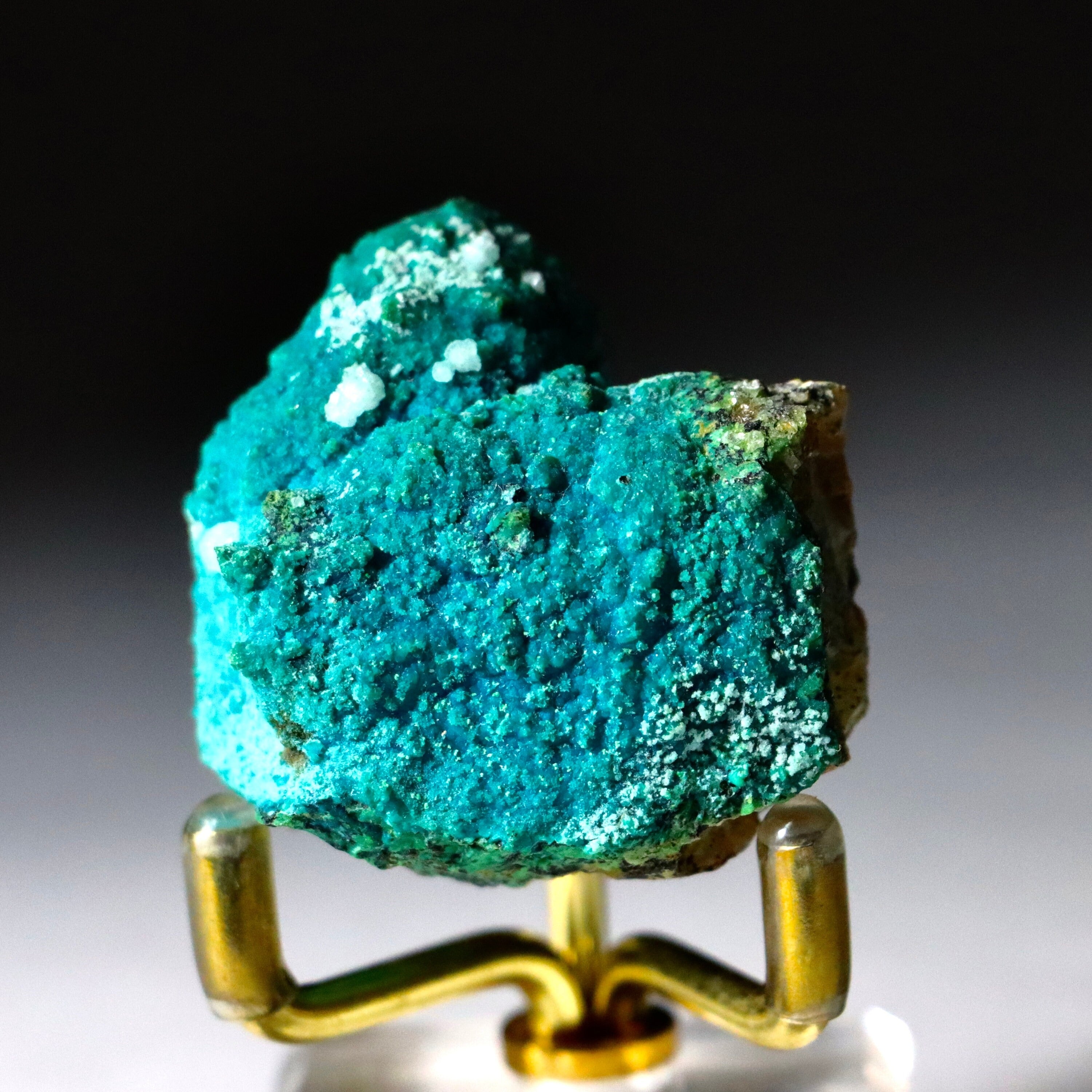 Chrysocolla on Quartz with Calcite Pseudomorphs