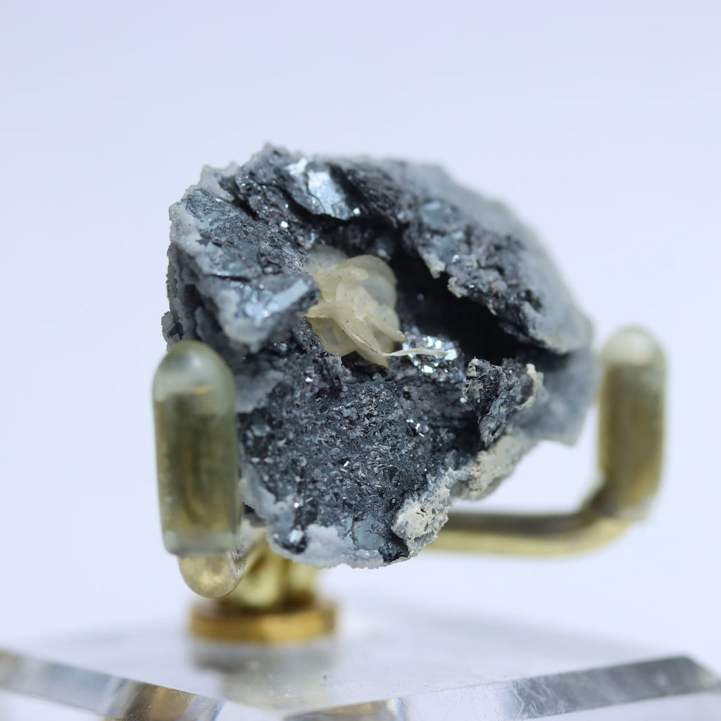 Quartz with Hematite Rosettes